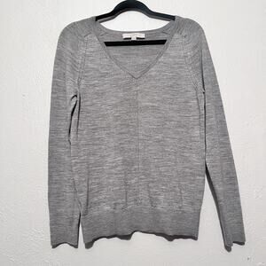 LOFT Women's Long Sleeve V Neck Pullover Gray Blouse Top‎ Size M